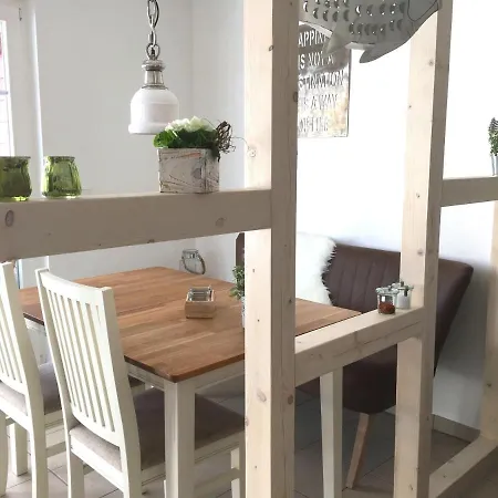 Hygge-skandinavisch-mit-kamin-und-sauna *